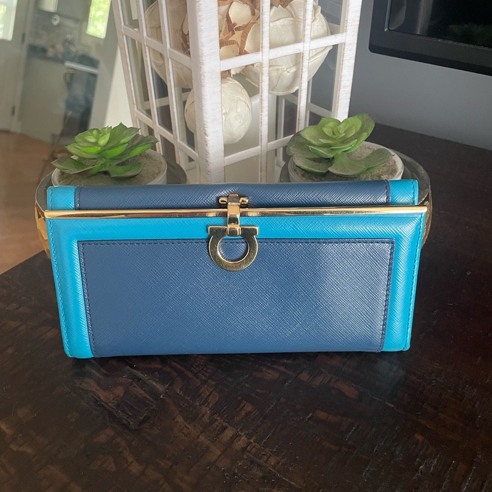 Blue Salvator Ferragamo 💙